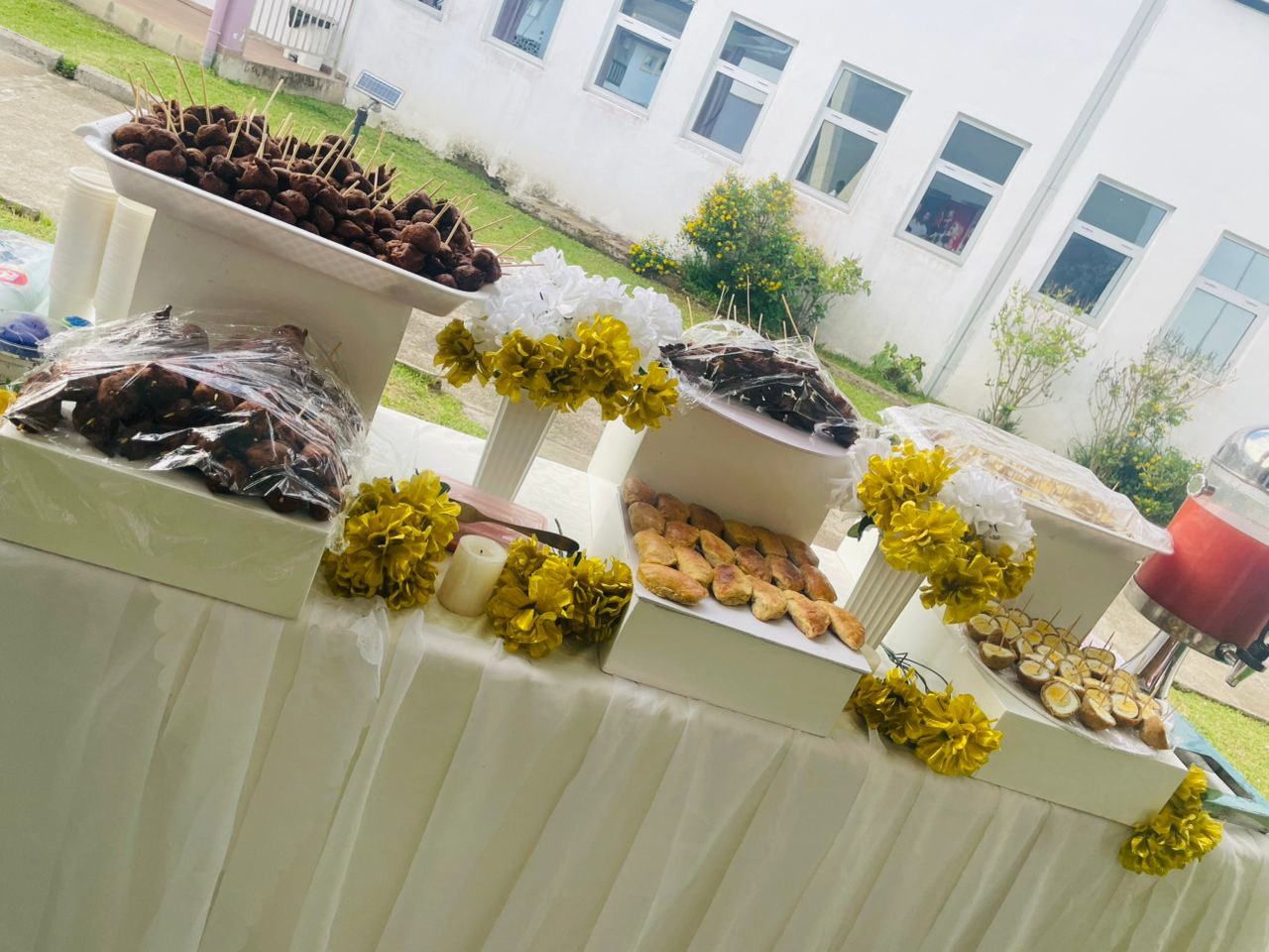 Signature catering tray by B-Unique